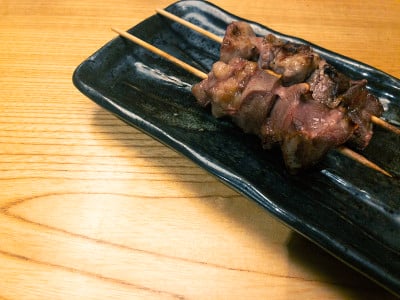 日本传统有趣酒吧的烤肉