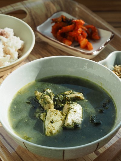 韩国菜辣椒素牡蛎豆腐汤