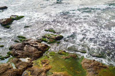 海岸线与巨石