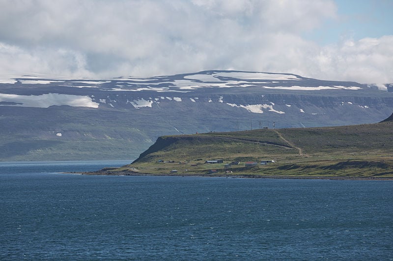 冰岛峡湾的美丽景色和风景，是冰岛的村庄Isafjordur