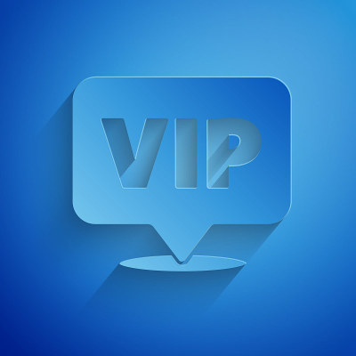 剪纸位置Vip图标孤立在蓝色背景。纸艺术风格。向量