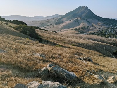 加州圣路易奥比斯波主教峰的景色