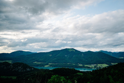 山川和天空的风景照片