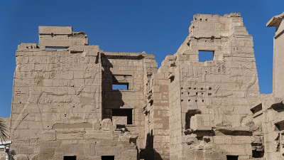 Medinet Habu神庙。埃及卢克索。位于Medinet Habu的拉美西斯三世殡仪馆是埃及卢克