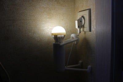 电线上有Max夜灯