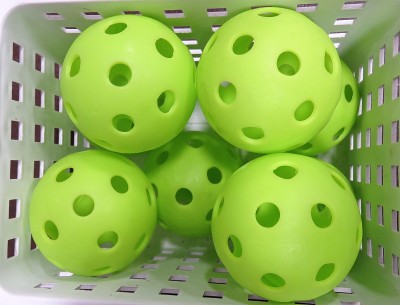 pickleballs;wiffle球