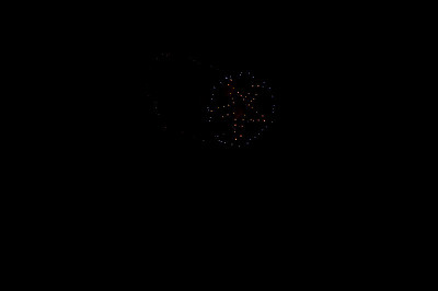 烟花在夜空中
