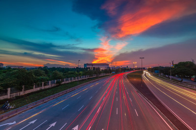 日落在高速公路