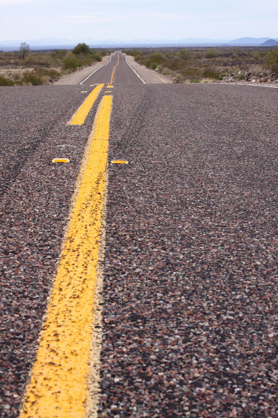 两车道公路