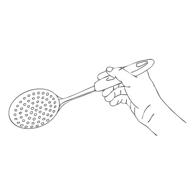 用杓撇油器手工烹饪