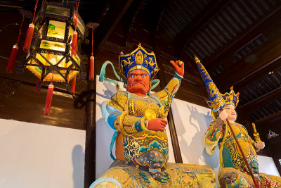 中国上海龙华寺的佛像。中国著名的佛寺。