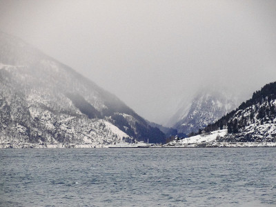 冬季景观，峡湾日出日落，挪威。乘Vangsnes到Balestrand。