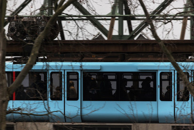 Schwebebahn火车伍珀塔尔冬季德国