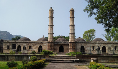 萨哈尔基清真寺从帕瓦加德香槟古吉拉特邦印度
