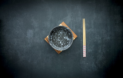 厨房用具，空碗配筷子