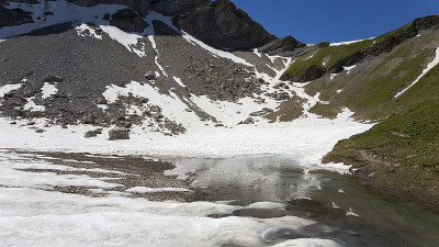 拉克斯d正在融化的雪'Antème (Champéry，瑞士)