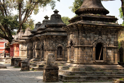 加德满都的Pashupatinath寺庙建筑群。