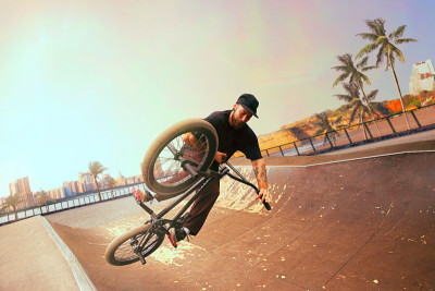 BMX骑手。