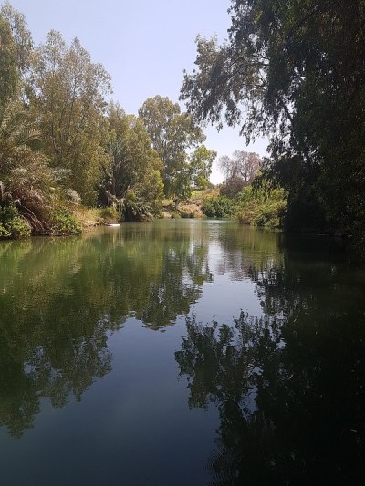 夏天以色列北部的约旦河