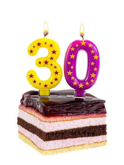 30周年生日的蜡烛蛋糕