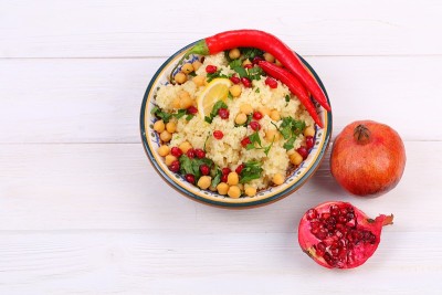 东方菜蒸粗麦粉