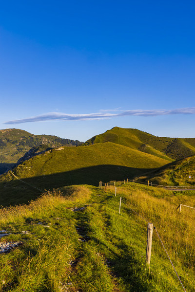 意大利北部格拉帕山附近的夏季景观