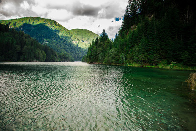 山湖