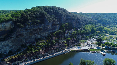 从空中俯瞰法国Périgord的La roque - gaageac村