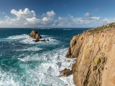 发光的海浪，陆地尽头，康沃尔