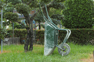 独轮手推车