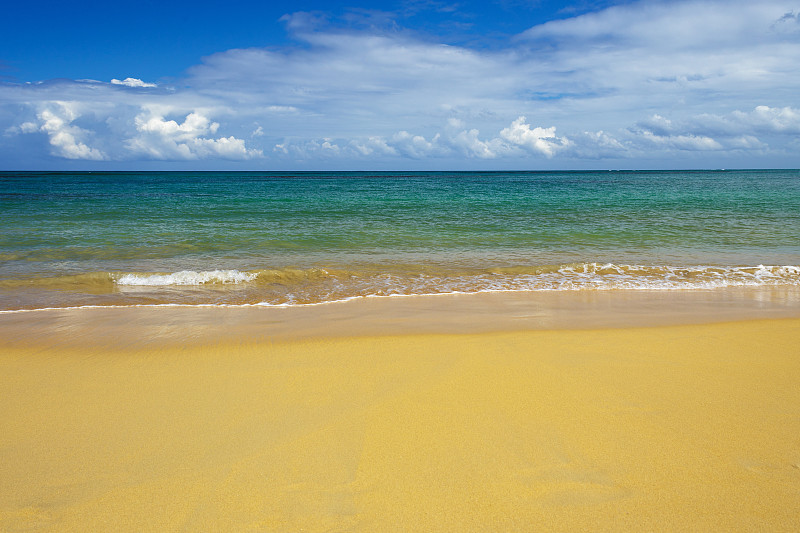 海滩上的海浪