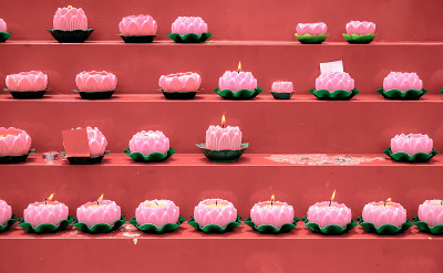 中国寺庙里祈祷用的花蜡烛