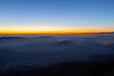 Vipava山谷后日落全景