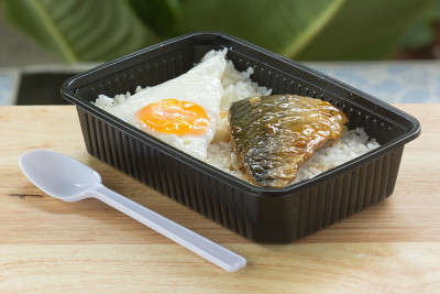 米饭沙巴和炒蛋
