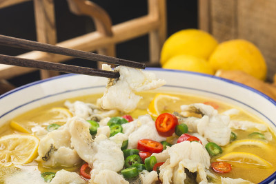 中餐:柠檬鲈鱼片