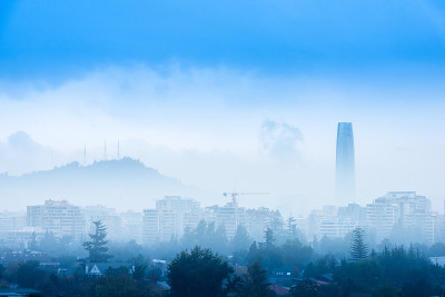 圣地亚哥拉斯孔德斯地区上空大雾