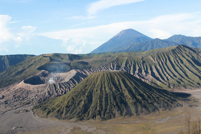 腾格里国家公园的布罗莫山
