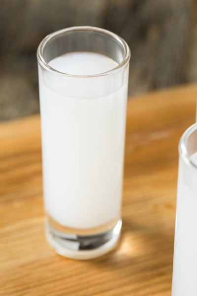 清爽的希腊茴香拉基饮料