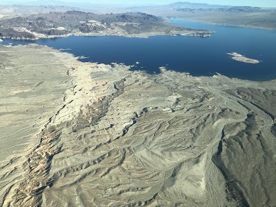 米德湖和大峡谷的鸟瞰图