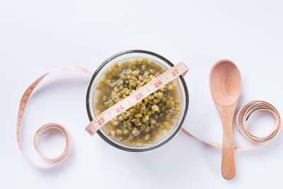 煮绿豆与糖浆