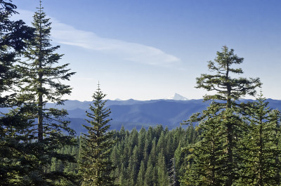 俄勒冈州北部喀斯喀特山脉的山景