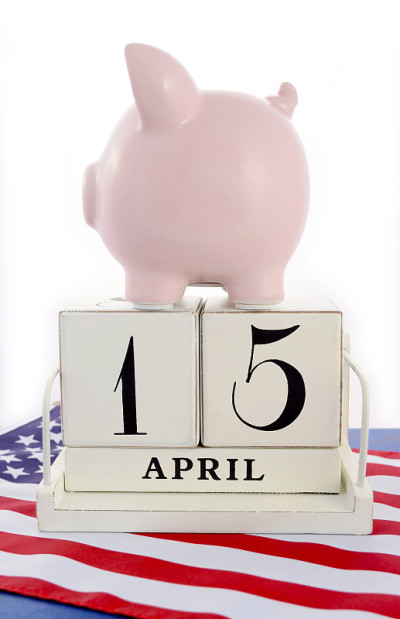 4月15日美国报税日日历提醒。
