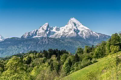 德国巴伐利亚阿尔卑斯山田园诗般的山景