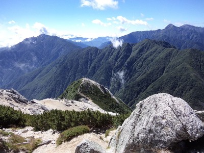 位于日本的南阿尔卑斯山山脉