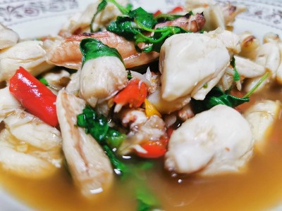 街头小吃美味的食物辛辣的泰国沙拉混合