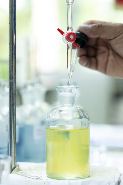 溶解氧(OD)、生化需氧量(BOD)和碱度实验室分析。