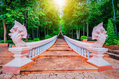 泰国Burirum Khao Kradong森林公园寺庙入口