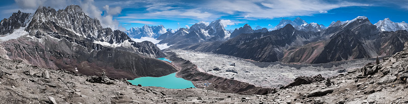 美丽的雪山和湖泊