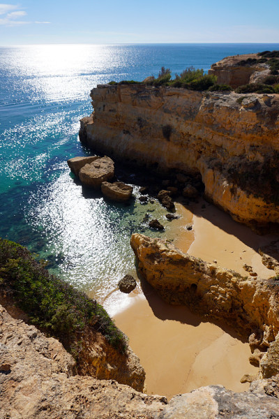 Algarve Carvoeiro附近的Praia Marinha