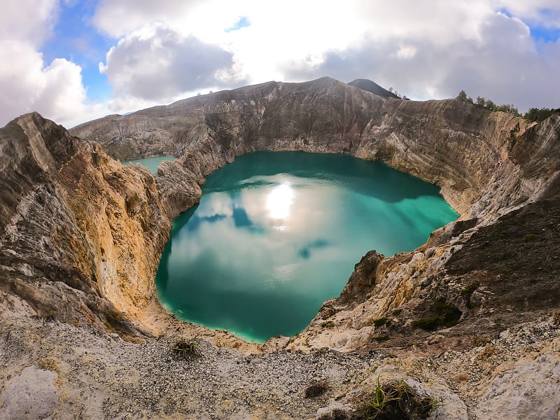 克里木图-蓝绿色的火山湖